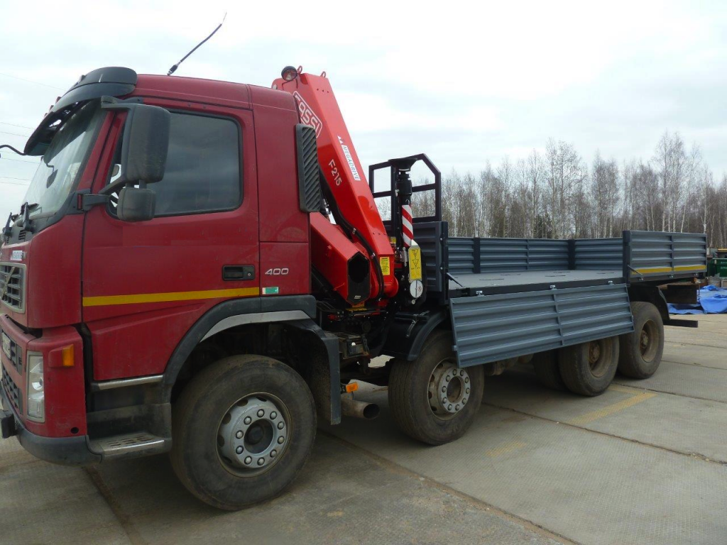 Volvo с КМУ F215A.0.22.jpg Volvo с КМУ F215A.0.22.jpg